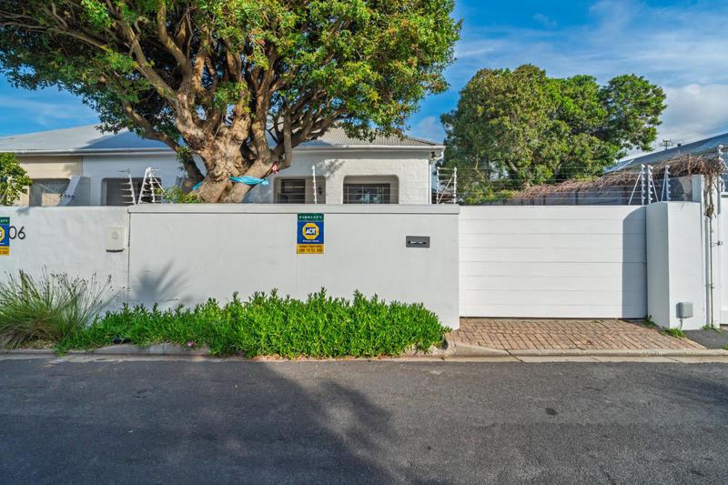 2 Bedroom Property for Sale in Harfield Village Western Cape